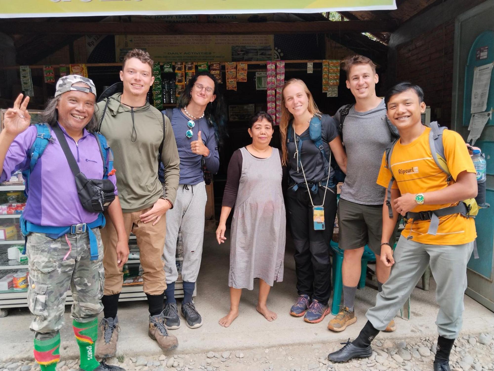 Jhony'S Backpacker-Guest House Only Stay Here Book Treking With Us Bukit Lawang Luaran gambar