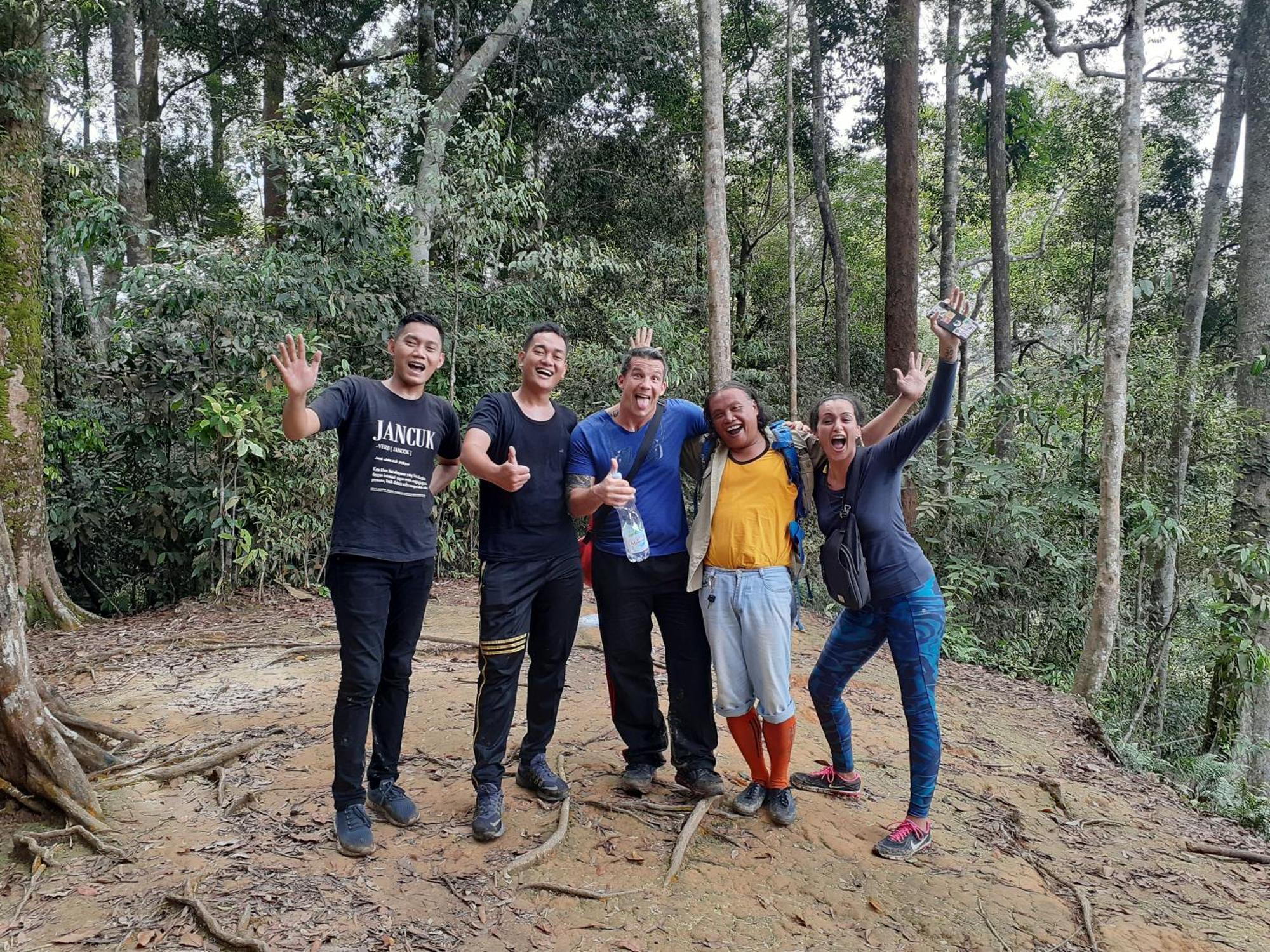 Jhony'S Backpacker-Guest House Only Stay Here Book Treking With Us Bukit Lawang Luaran gambar