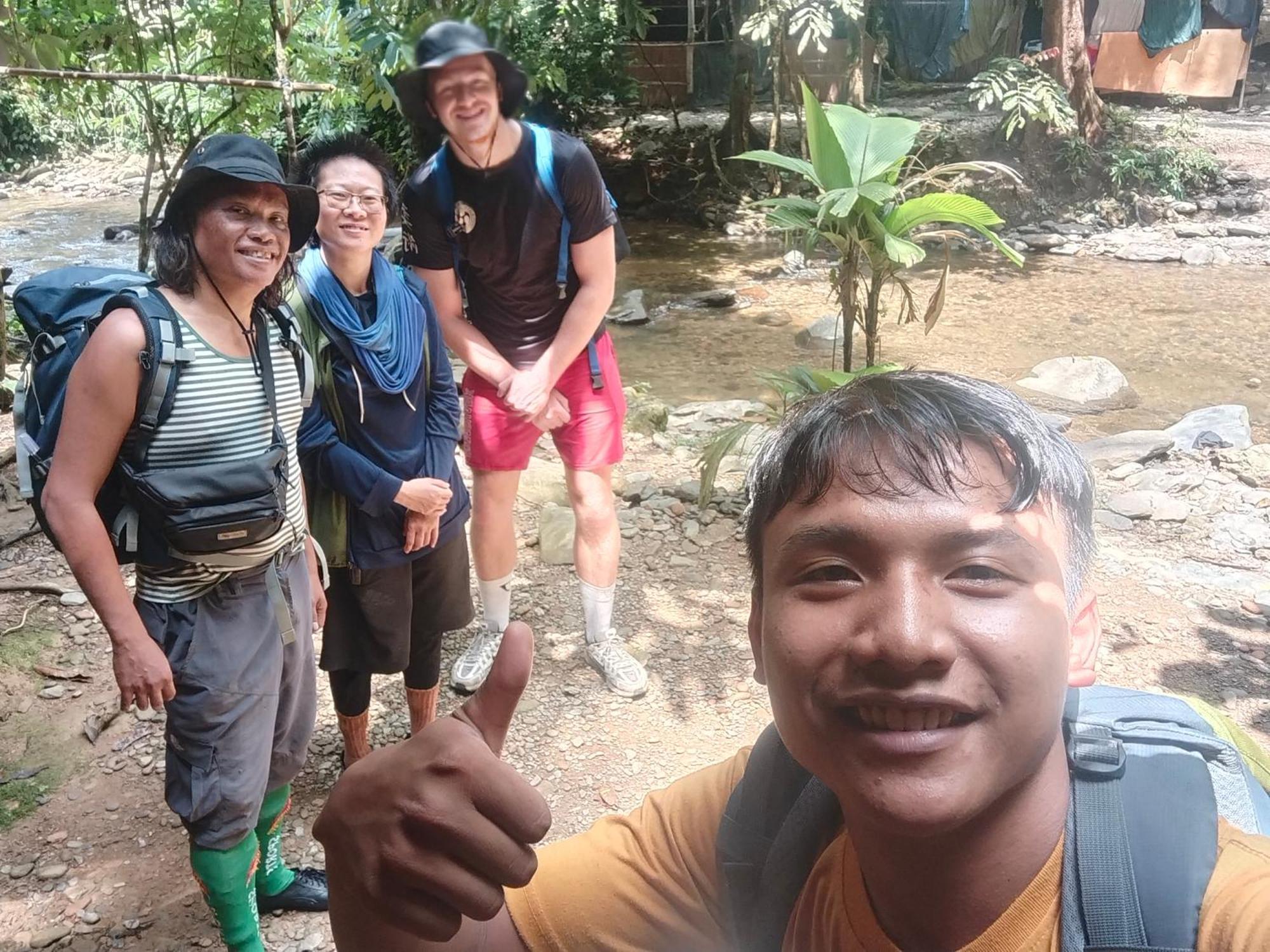 Jhony'S Backpacker-Guest House Only Stay Here Book Treking With Us Bukit Lawang Luaran gambar