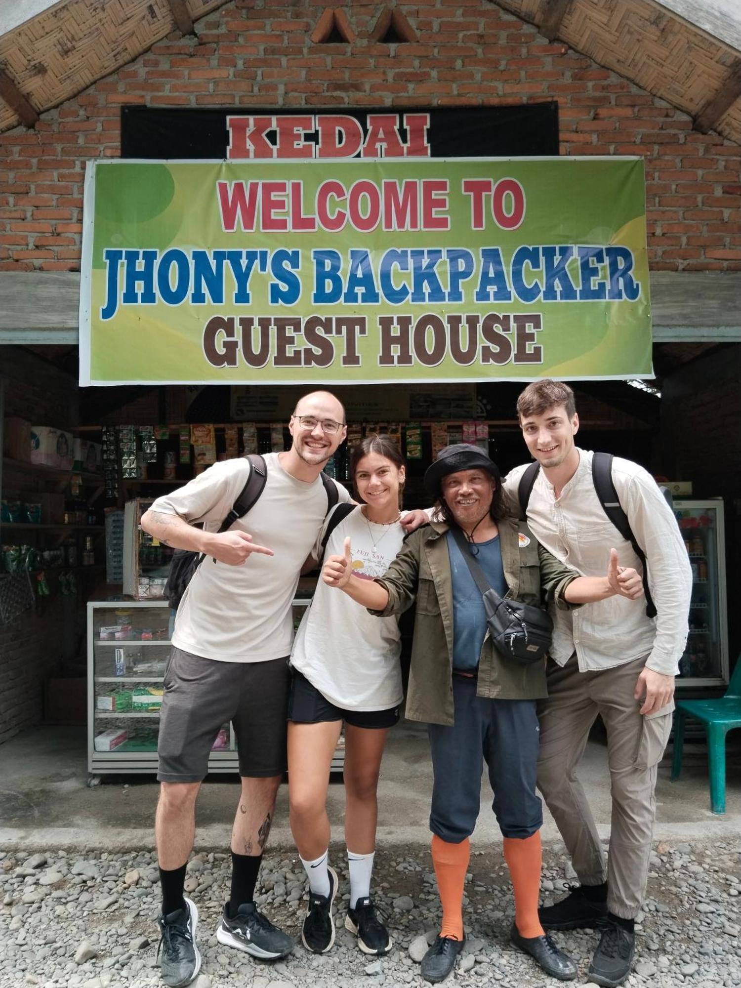 Jhony'S Backpacker-Guest House Only Stay Here Book Treking With Us Bukit Lawang Luaran gambar