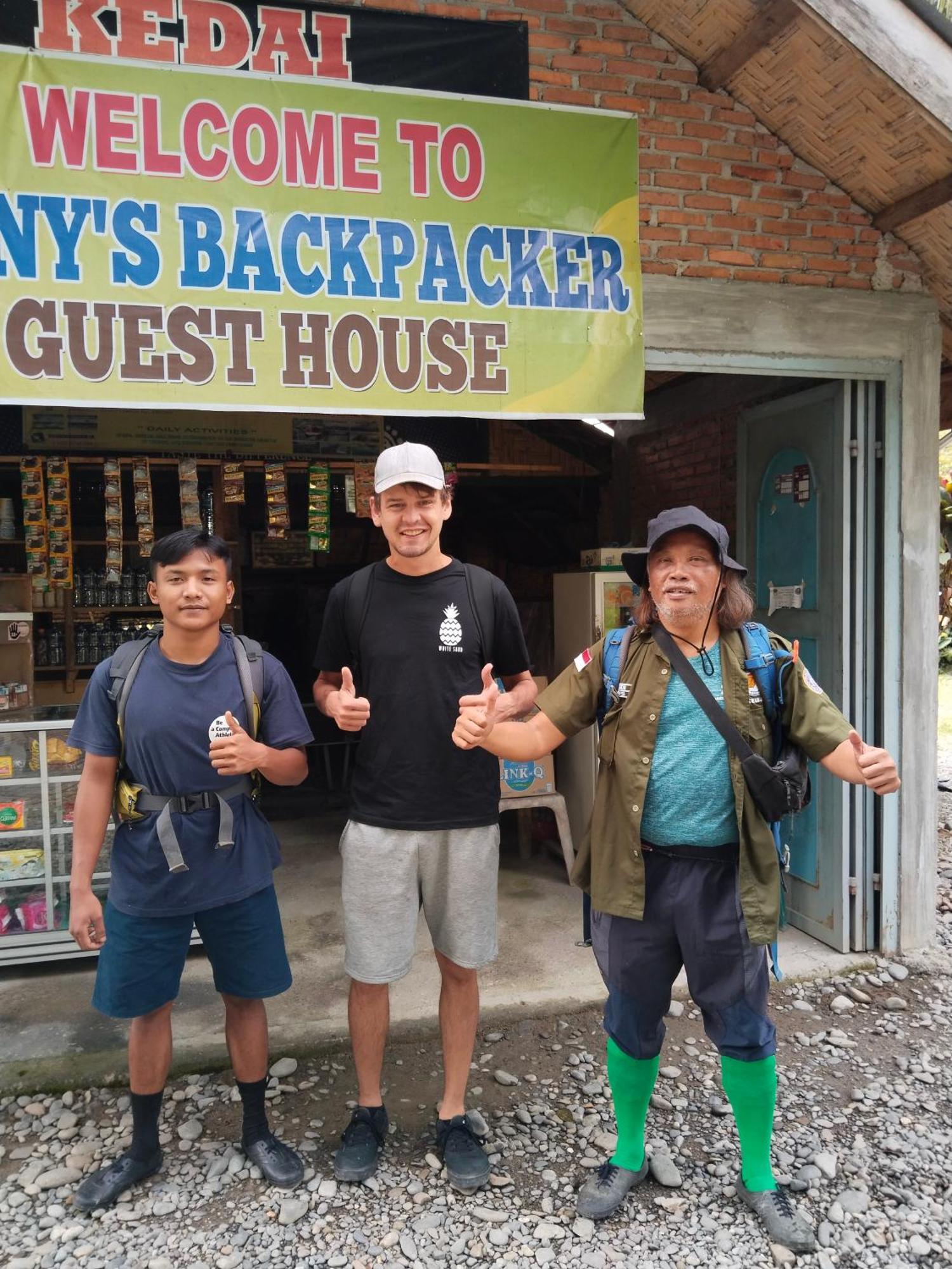 Jhony'S Backpacker-Guest House Only Stay Here Book Treking With Us Bukit Lawang Luaran gambar