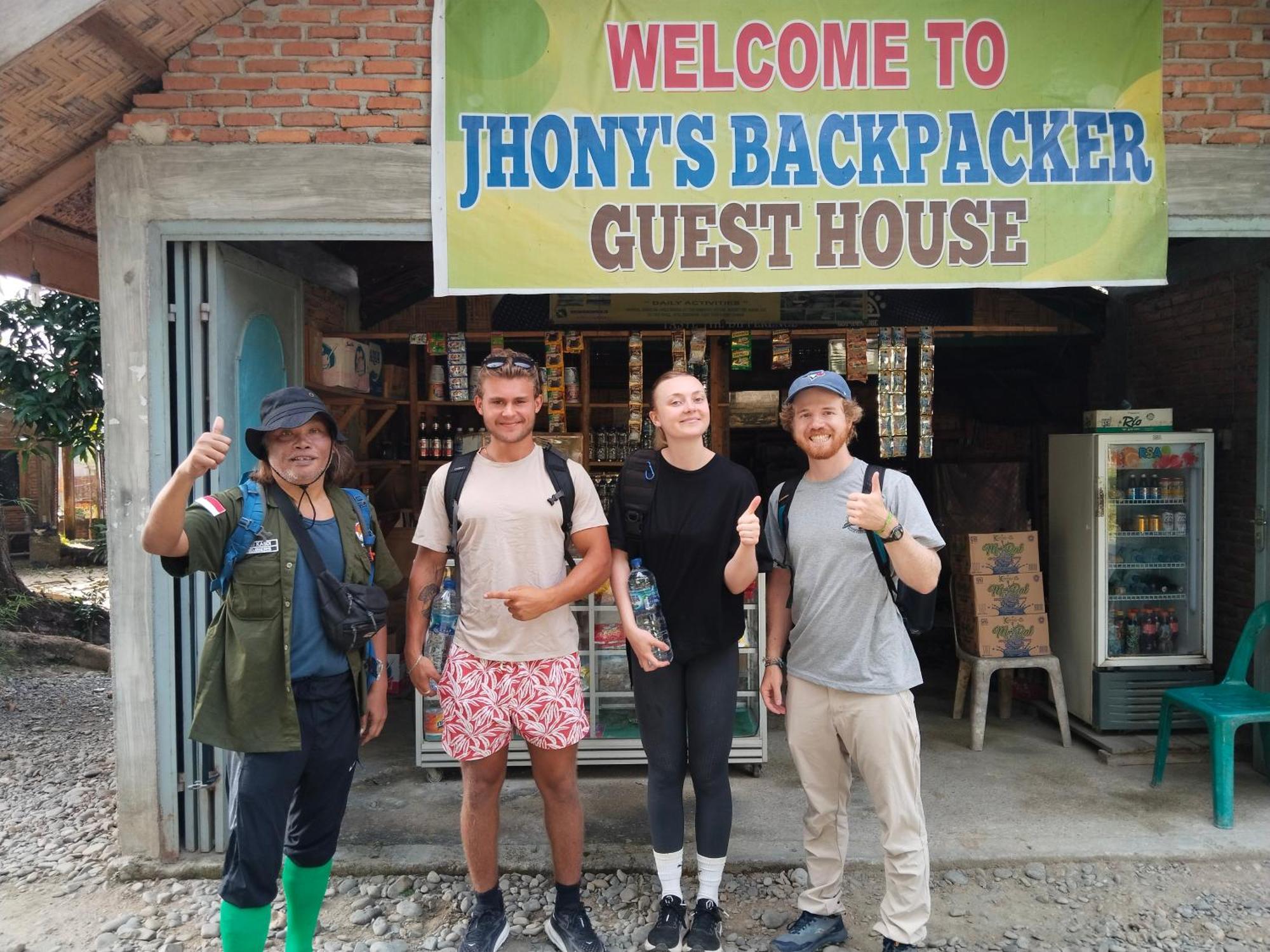 Jhony'S Backpacker-Guest House Only Stay Here Book Treking With Us Bukit Lawang Luaran gambar