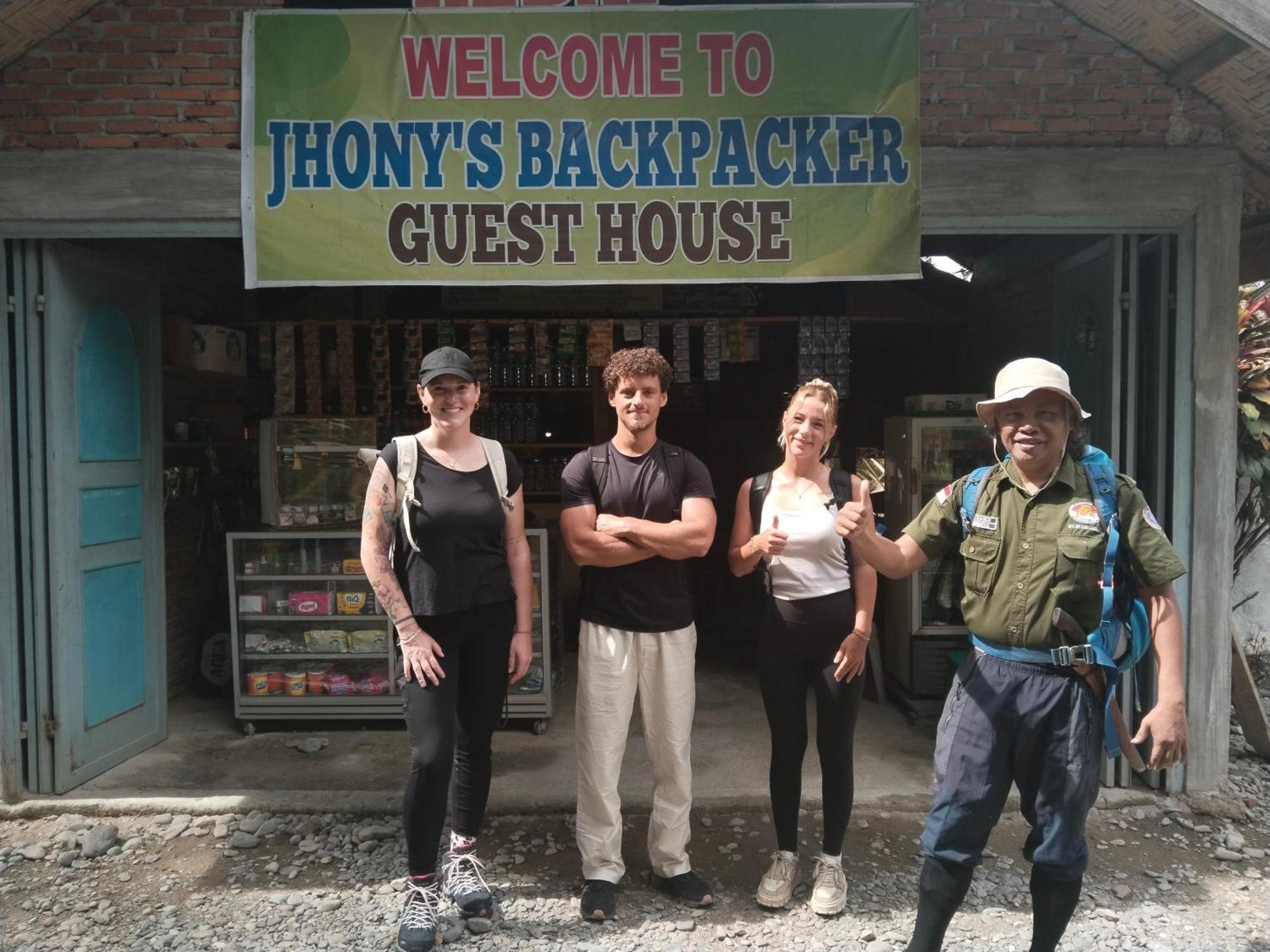 Jhony'S Backpacker-Guest House Only Stay Here Book Treking With Us Bukit Lawang Luaran gambar